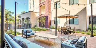 Downtown Ontario Luxury Apartments Gallery 86