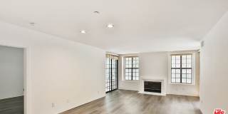 555 S Barrington Ave Gallery 15