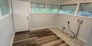 Fully Renovated 2/1 + Bonus Room Single Family Available Now! Gallery 15