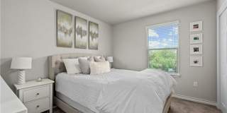 Newly Constructed, 4 BR / 3 BA Home - 2 Car Garage - Pool - Close to Mueller Gallery 20
