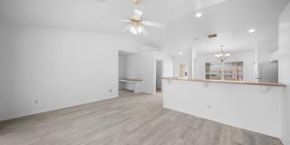 Spacious 3 bedroom 2 bathroom home in Lehigh Acres - New flooring! Gallery 5