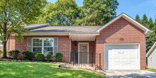 2bd/2ba end unit available now! 2bd/2ba end unit available now! Gallery 1