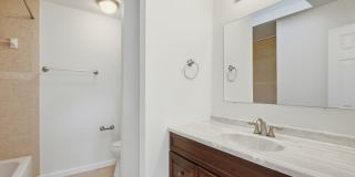 301 Kenmore Avenue Gallery 16