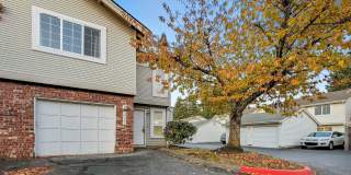 Kent East Hill Townhome with Garage  Patio Gallery 1