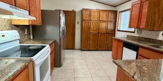 Grand 5Bd/3Ba Two Story Home w/ Bonus Room! 1409 NW Portland Ave! Gallery 7