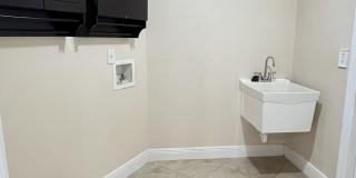 213 Southeast 21st Street Gallery 52