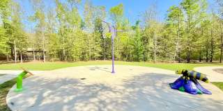 Spacious 4-Bedroom Home - Woodlands Gallery 25