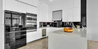 16500 Collins Ave Gallery 9