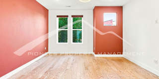Gorgeous Townhouse with Central AC and Rooftop Deck Gallery 6