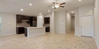 Upgraded Single Story Home in Lago Vista - 4 bedroom Gallery 6