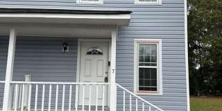 Ready To View!!! Great Location!!!! Just minutes from the airport! Gallery 1