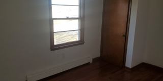 3 bd, 2 ba house NE Columbia, 2nd living room downstairs, fenced, w/d included Gallery 10