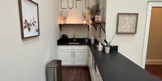 Beautifully Furnished 1/1 Apartment in Downtown Broad St.- $2,350 Gallery 35