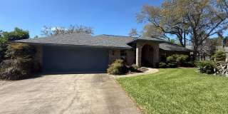 Beautiful 3 bedroom 2.5 bathroom pool home Gallery 34