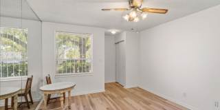 Charming 2-Bedroom Townhome in South Tampa — $500 off Move-In Special! Gallery 4