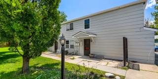 Lovely 2 bed 1 Bath Townhome in park-like setting in Boulder. - Available July 1st! Gallery 1