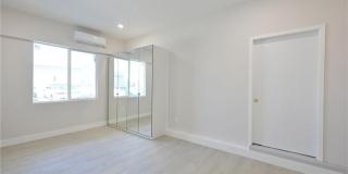 7929 Blackburn Ave Gallery 7