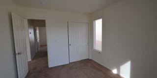 Spacious 3-Bedroom Henderson Home with Dual Garages! Gallery 23