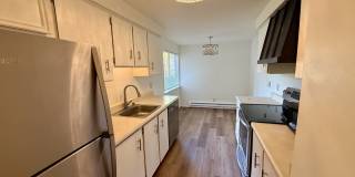 Beautiful 2-Bedroom, 2-Bath Condo in the Desirable Oakbrook Country Club Community Gallery 7