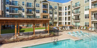 The Cardinal Gallery 9