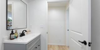 6029 Eleanor Gallery 33