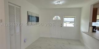 305 SE Airoso Blvd Gallery 3