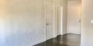 409 N Cedar Street Gallery 4