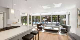 4BR/2.5BA Stunning Spacious Tiburon Home! Pool! Pet Friendly!  PROGRESSIVE Gallery 4