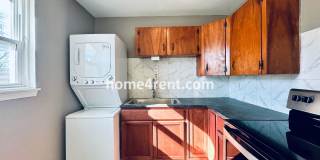 Two Bedroom Ranch Style Duplex Home in Grandview - Featuring Plenty of Natural Light, Fenced Yard, Faux Wood Floors with Refrigerator/Washer/Dryer Included! Gallery 12