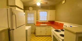 1 bedroom, living dining den near Central and Highland Gallery 10