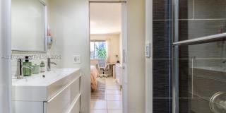 3095 N Oakland Forest Dr Gallery 21