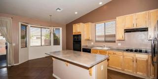 Oro Valley- 4 bedroom/ 2 bathroom home AVAILABLE AFTER 6/1! Gallery 1