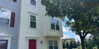 4 bedroom 3 bath townhome available for rent Gallery 1