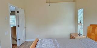 13129 THOROUGHBRED Loop Gallery 19