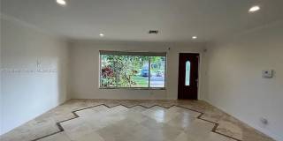 Charming 3 Bedroom 2 Bathroom House - Huge Yard Charming 3 Bedroom 2 Bathroom House - Huge Yard Gallery 4