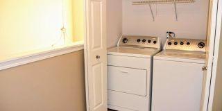 Large 2 Bedroom Townhome in Lakemoor! Gallery 10