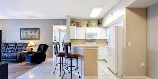 3 bedroom 2 bathroom Condo in the Gardens at Beachwalk Gallery 5