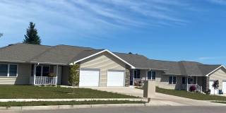 609 Spruce Ln Gallery 1