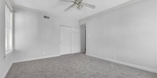 5510 Waterman Boulevard Gallery 34