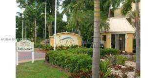 9351 FONTAINEBLEAU BL Gallery 1
