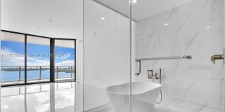Island Bay Gallery 25
