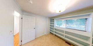 Beautiful Home with 4 Bedrooms and 2 Bathrooms Available in September! Gallery 13