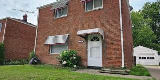3 Beds and 1 Bath All Brick house available for rent! Gallery 1