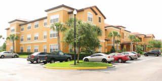 5455 VINELAND Road Gallery 1
