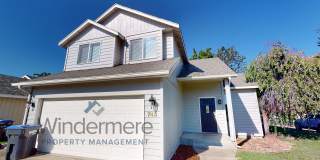 743 Roosevelt *Fenced backyard, covered patio* Gallery 1