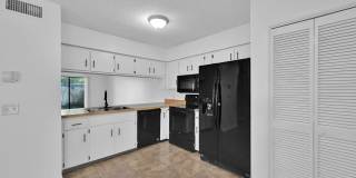 Newly Renovated Beautiful 2 Bedroom Home Gallery 9