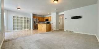 Murray Townhome with 3 Bedrooms, 3 Full Baths, Finished Basement & Private Backyard! Gallery 1