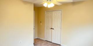 Beautiful 2 bed/2 bath condo in Reston...walk to RESTON TOWN CENTER!! Gallery 9