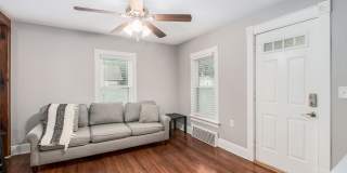 Quaint and Cozy One Bedroom Furnished Home In Florence Gallery 5