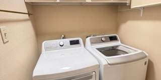 Arbor Village Condominium / Beautiful Update Unit / Refrigerator, Washer & Dryer included Gallery 32